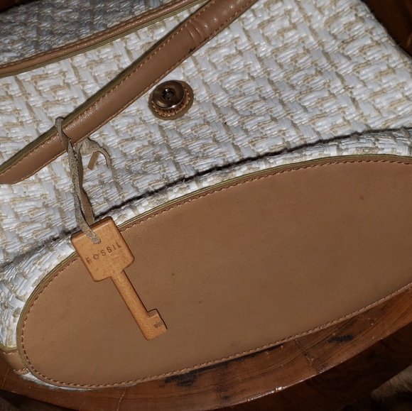 Fossil crossbody purse - Picture 2 of 4